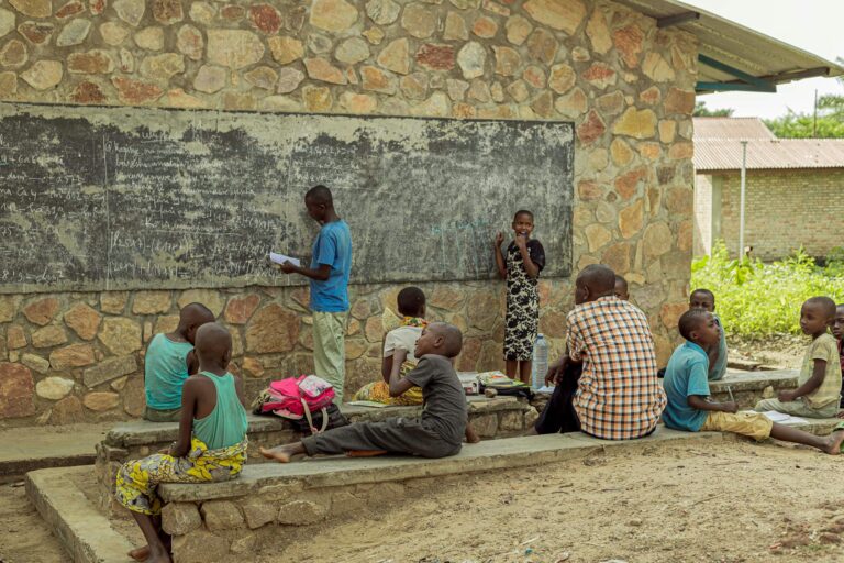 Lire la suite à propos de l’article L’éducation : Un droit pour chaque enfant, partout dans le monde